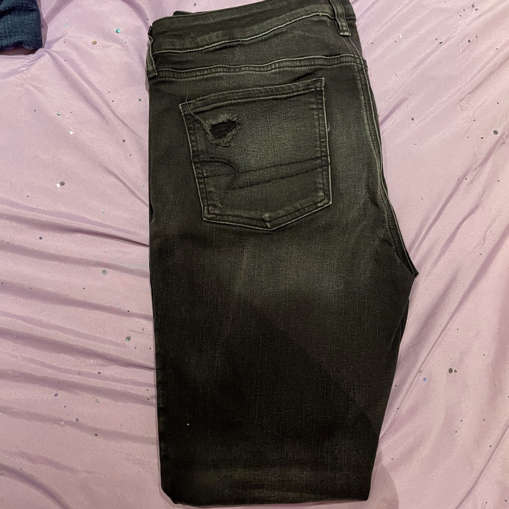 AMERICAN EAGLE BLACK DISTRESSED JEGGING SIZE 14 REGULAR